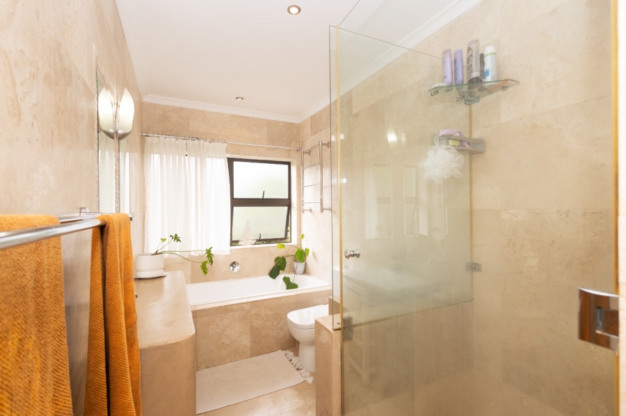 To Let 5 Bedroom Property for Rent in Vierlanden Western Cape